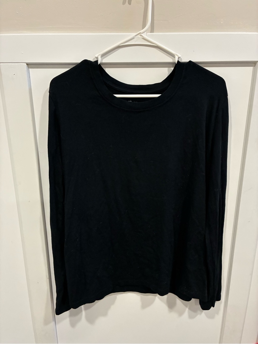 Eddie Bauer Black Long-Sleeve Crewneck Tee